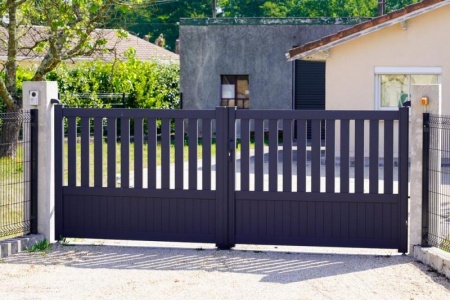 Portail automatique &agrave; Nantua : confort et s&eacute;curit&eacute; pour votre maison